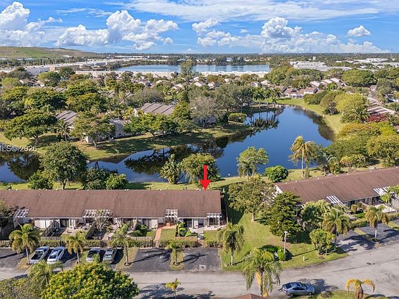 4th image of 5149 E Lakes Dr