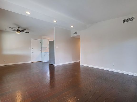 5th image of 7225 Macquarie St