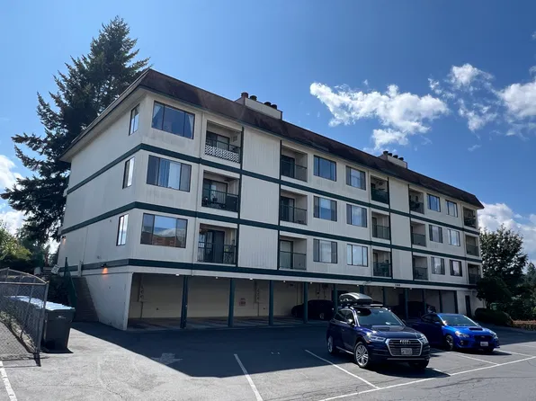 1588 Naval Ave APT 8, Bremerton, WA 98312