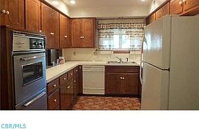 3rd image of 277 Farmington Dr
