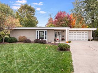 1310 Constellation Dr, Aurora, IL 60505