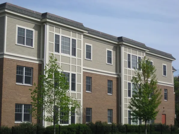 600 North Broadway, East Providence, RI 02914