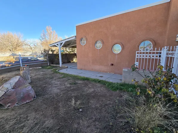 6700 Ivy Pl SW, Albuquerque, NM 87121