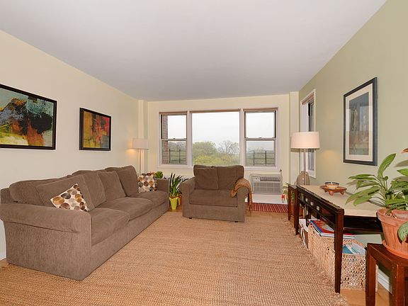 2nd image of 3755 Henry Hudson Pkwy APT 8D
