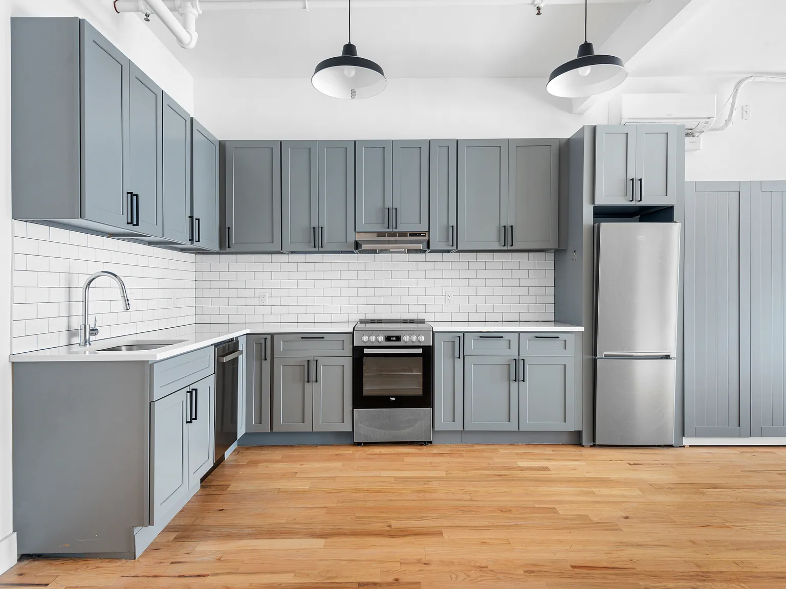239 Banker Street — Photo 4