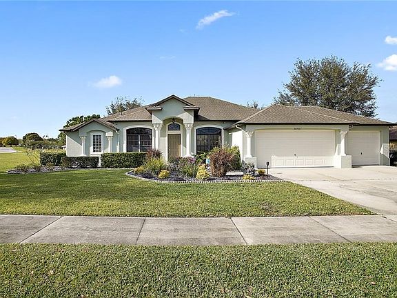 3rd image of 36703 Alaqua Ct