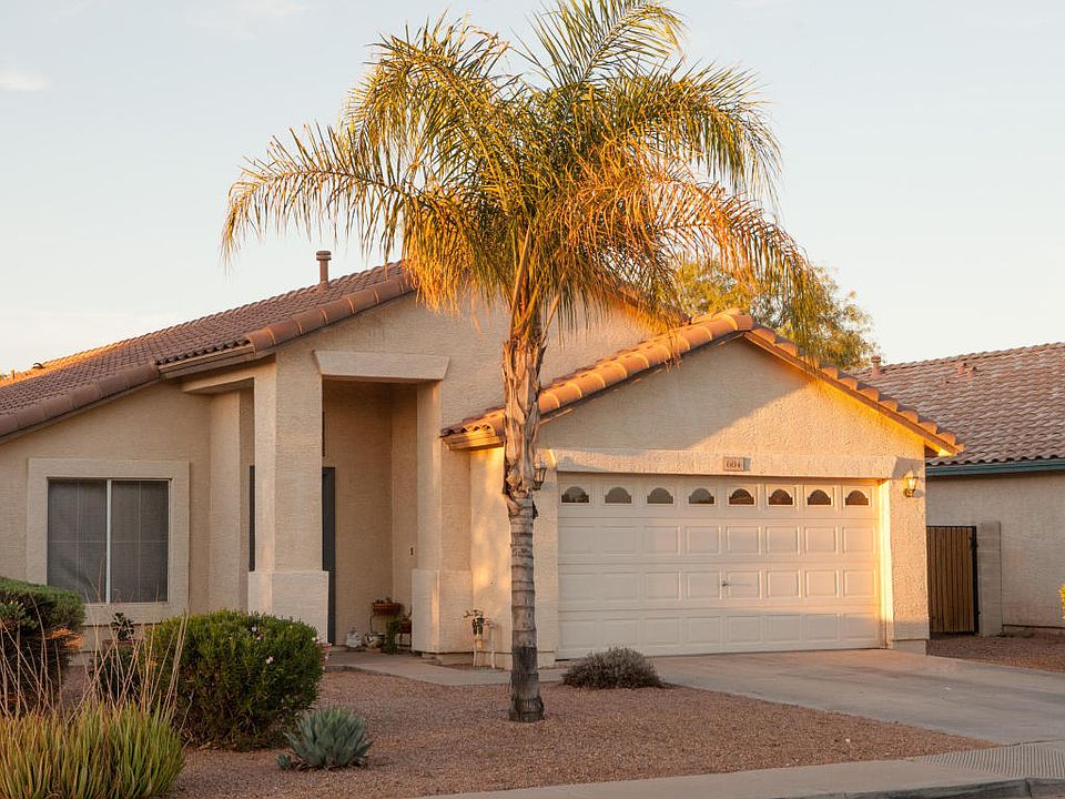 1st image of 604 E Cantebria Dr