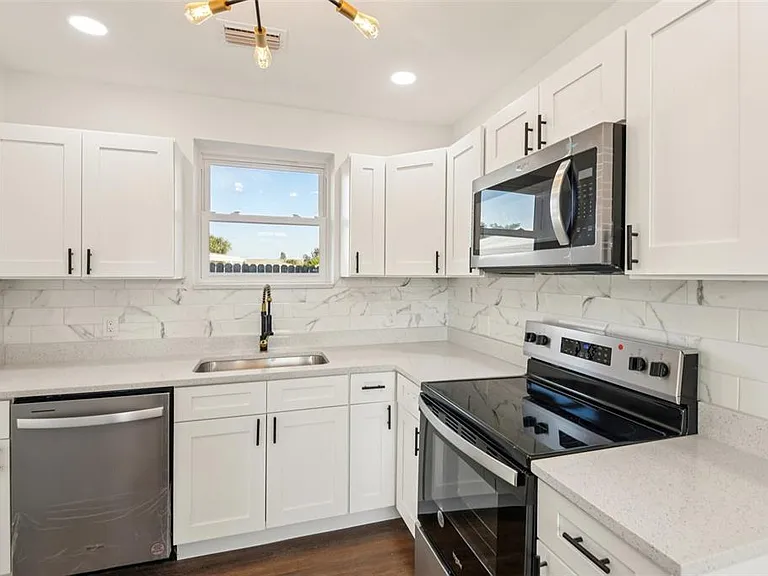 410 Virginia Ave — Photo 9