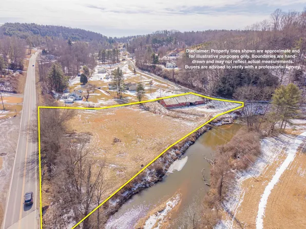 226 Chestnut Dr, Galax, VA 24333