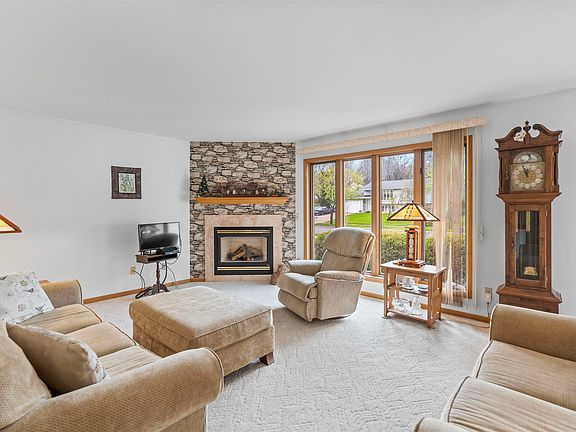 2nd image of 6213 Waterford Rd