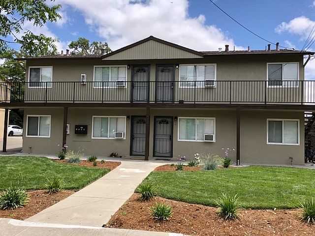 1st image of 4458 Pleasanton Ave APT 4