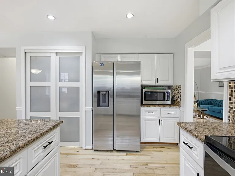 8664 Pohick Forest Ct — Photo 12
