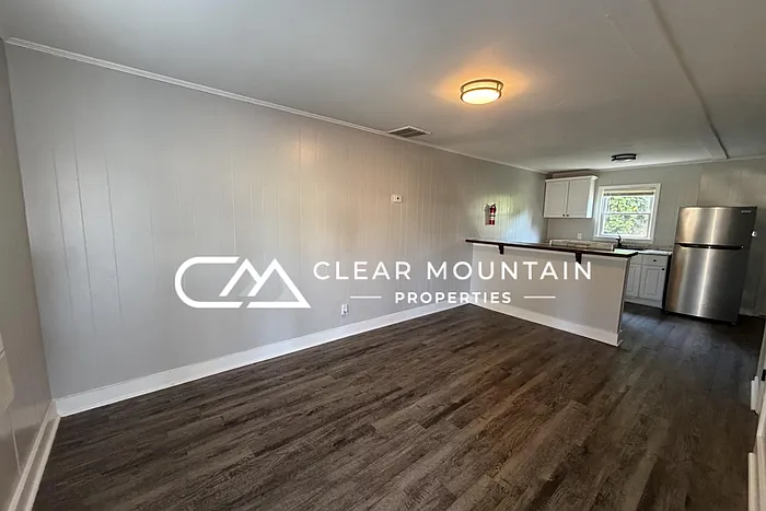 2 bed, 1.0 bath, 900 sqft, $1,095 — Photo 4