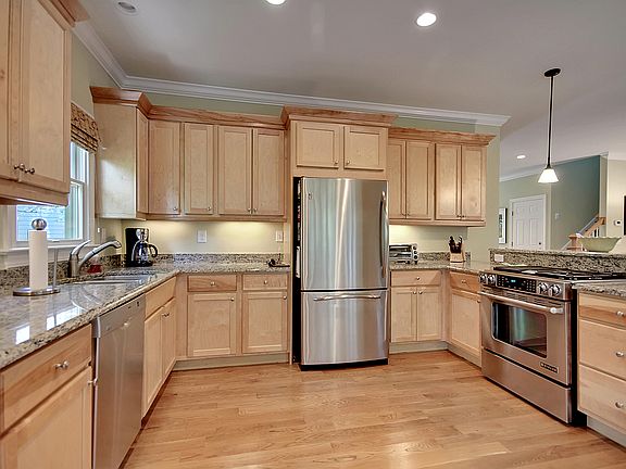 4th image of 1001 Crooked Oak Ln
