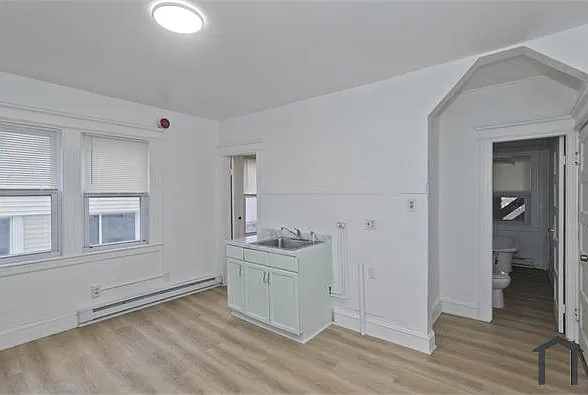 31 Rose St #1 — Photo 8