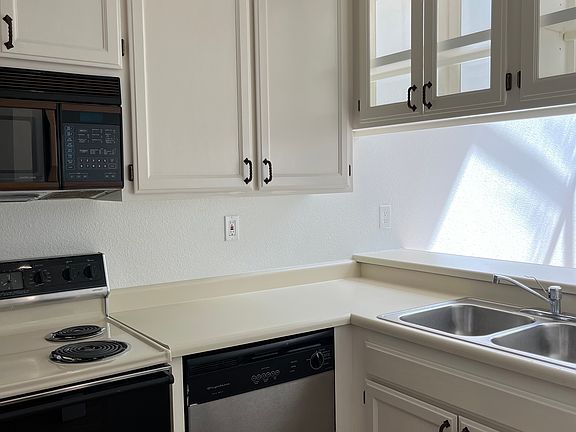 5th image of 14071 Sosna Way