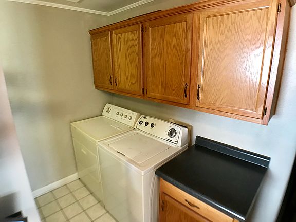 4th image of 444 E Douglas Dr