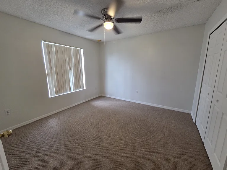 330 Aldershot Ct — Photo 23