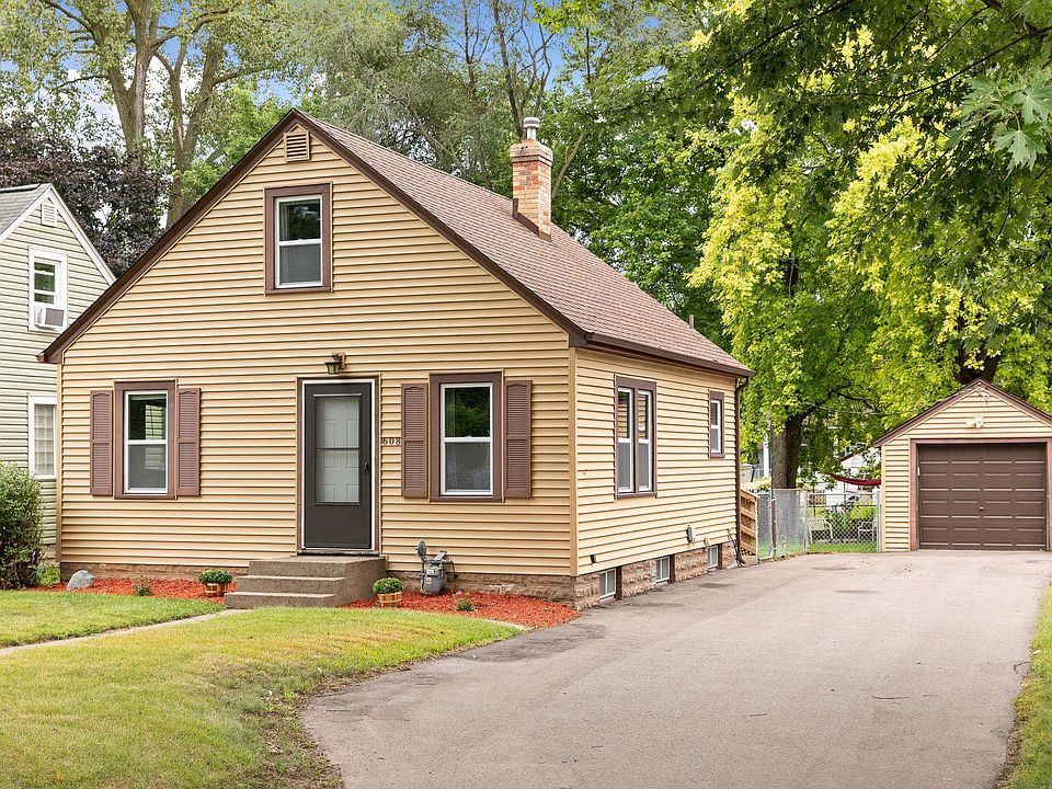 1st image of 608 Price Ave