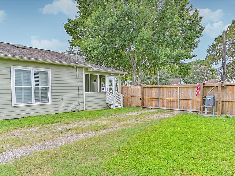 5220 Krueger Dr — Photo 7