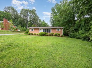 3900 Sedgegrove Rd, Greensboro, NC 27407