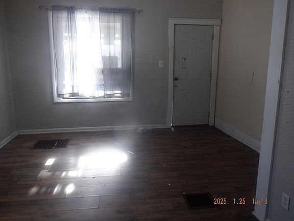 5th image of 229 E Michigan Ave