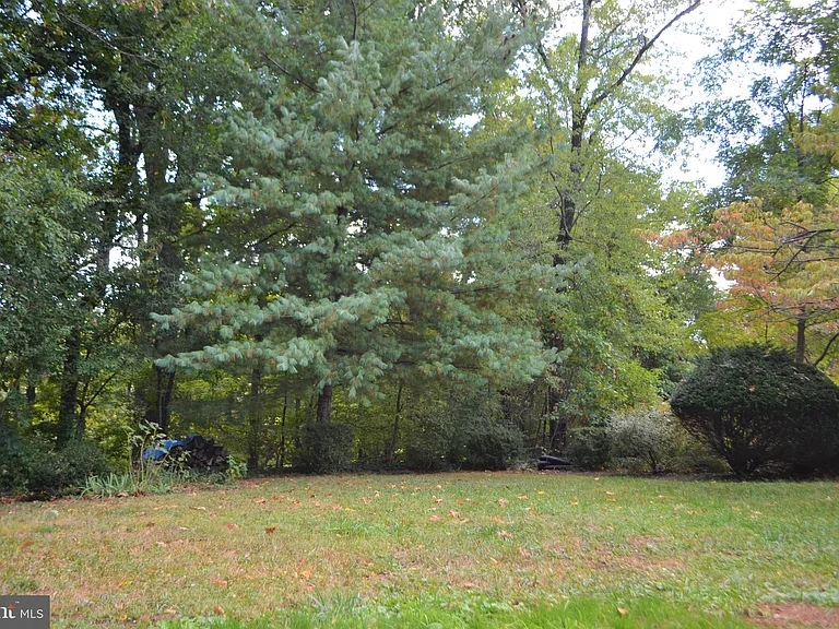 3809 Whispering Ln — Photo 46