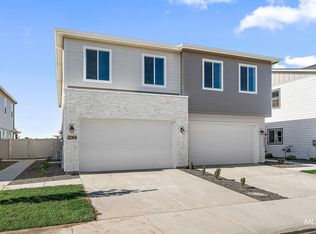 338 N Lagrasse Ln, Star, ID 83669