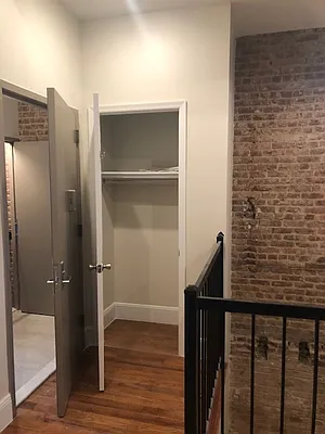 Rented by Alexander Bilu, LREB | media 20