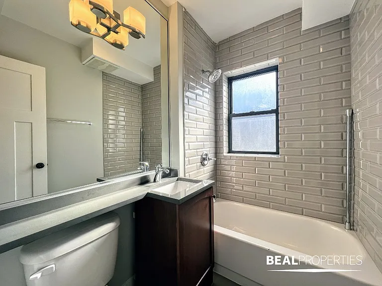 550 W Arlington — Photo 11
