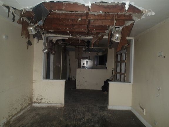 3rd image of 8914 S Dorchester Ave