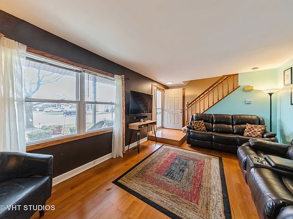 2nd image of 9322 Waterford Ln
