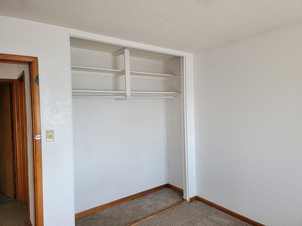 2nd image of 10 W Avenue A APT 3