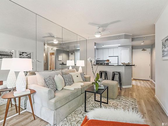 4th image of 240 Lombard St APT 429