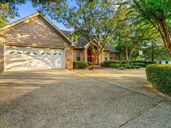 2nd image of 112 Kirkwood Dr
