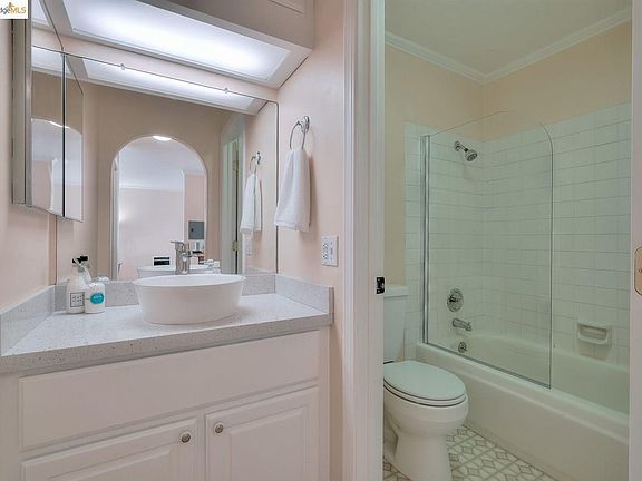 3rd image of 507 Wickson Ave APT 206