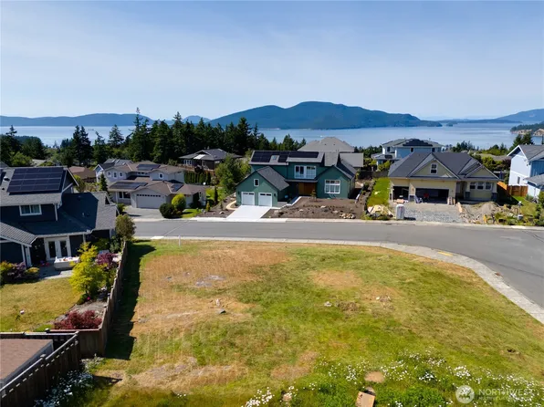 3901 Rockridge Parkway, Anacortes, WA 98221