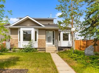 226 W Sandstone Dr NW, Calgary, AB T3K 3B9