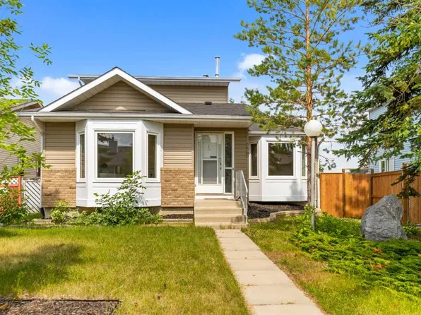 226 W Sandstone Dr NW, Calgary, AB T3K 3B9