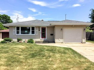 700 S Christine St, Appleton, WI 54915