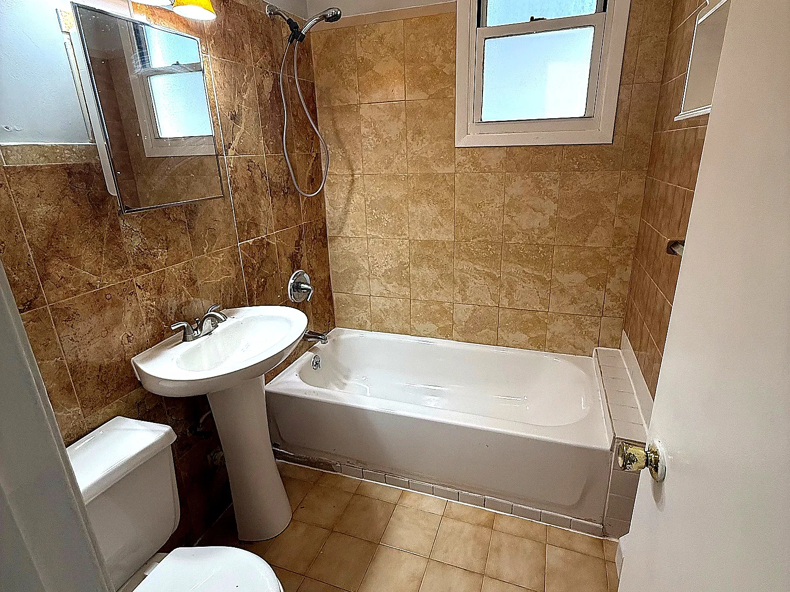 2 bed, $1,700 — Photo 4