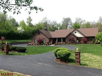 4426 Deer Valley Dr photo 1