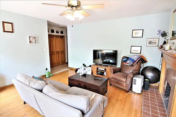 Rented by JK Dansar Corp | media 19