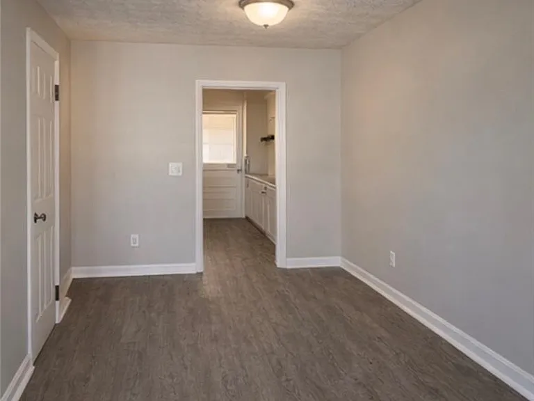 848 Wilson Cir SW — Photo 4