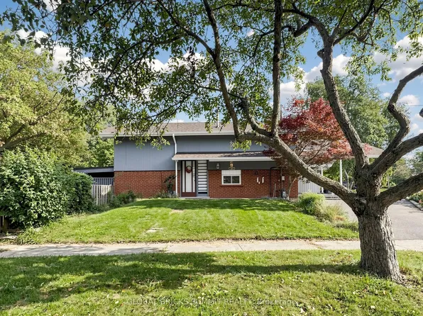 17 Amboy Rd, Toronto, ON M1G 3J3
