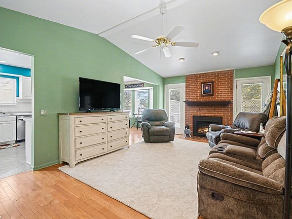 5th image of 30240 Madison Ave