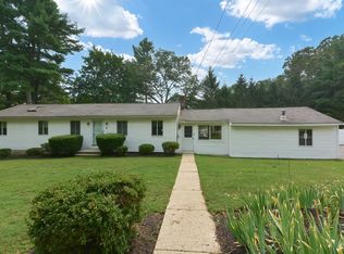 9 Kingsbury Rd, Norfolk, MA 02056