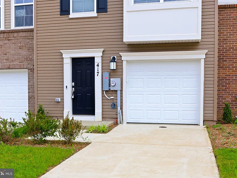 417 Seeback Dr — Photo 3