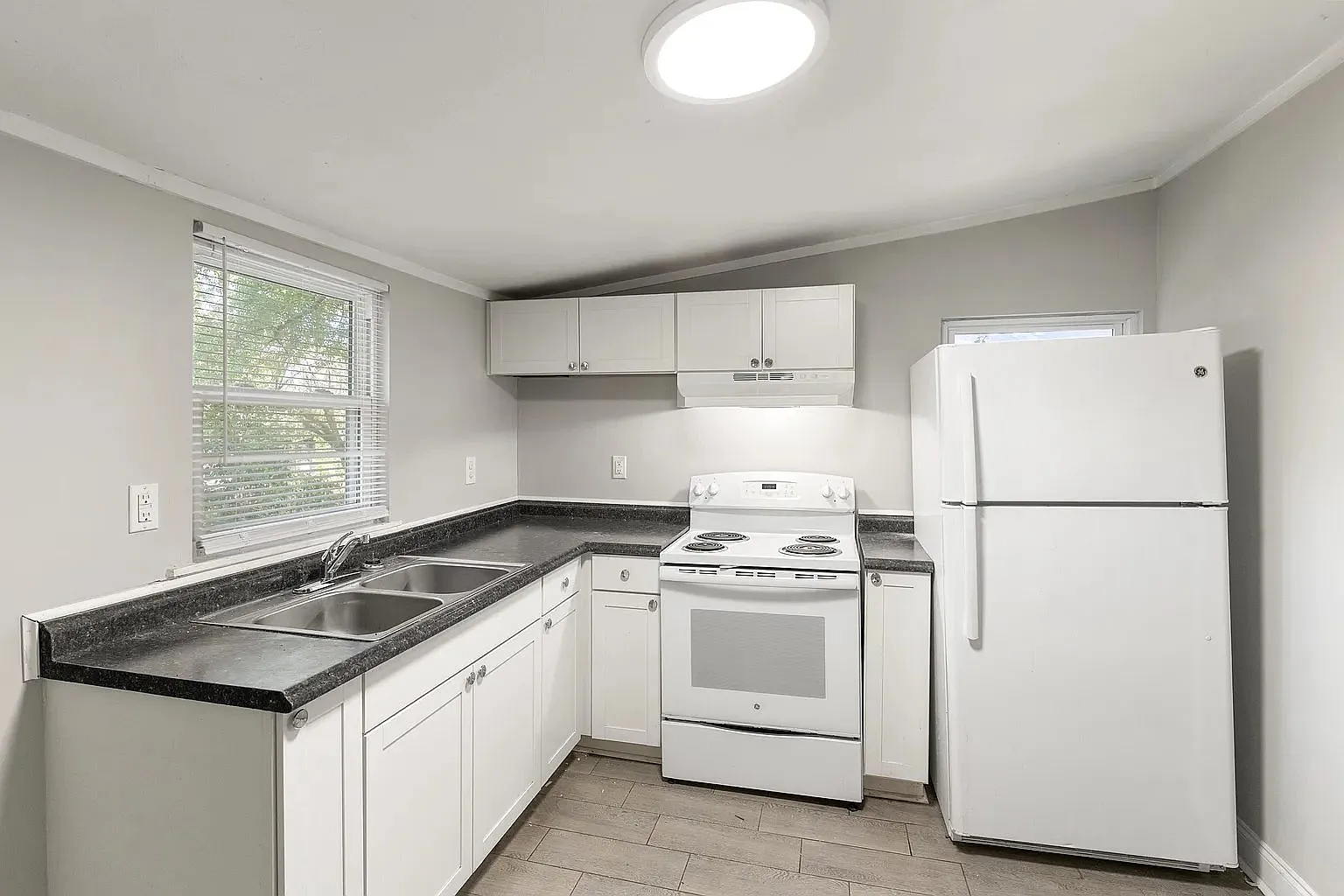 2813 Royal Street - 1 — Photo 4