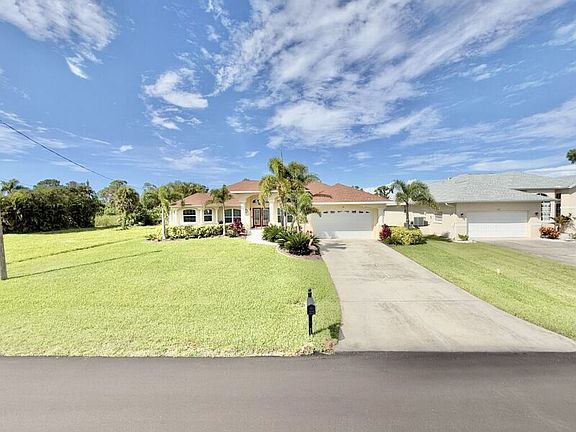3rd image of 40 Pine Valley Ct